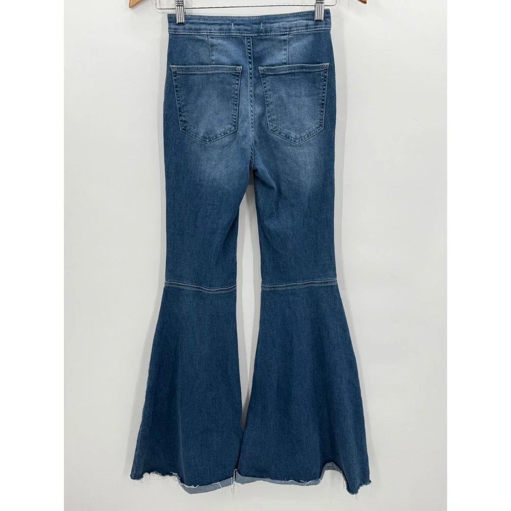 Free People Womens Flare Leg Jeans Size 24R High Rise Distressed‎ Hem